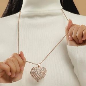 Chunky heart rhinestone necklace